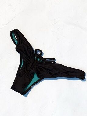 Vintage Y2K 2000’s Black Whale Tail Ruched Low Rise Thong Bikini Bottom